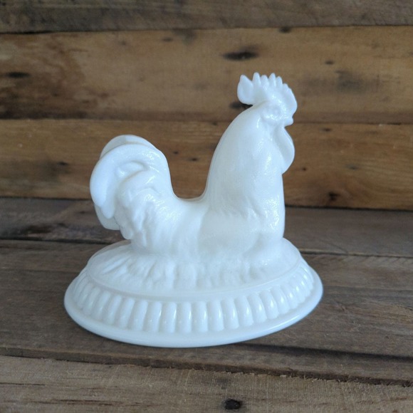 Vintage 1972 Imperial Glass White Milk Glass Rooster Hen on a Nest Lid ONLY - Picture 1 of 11